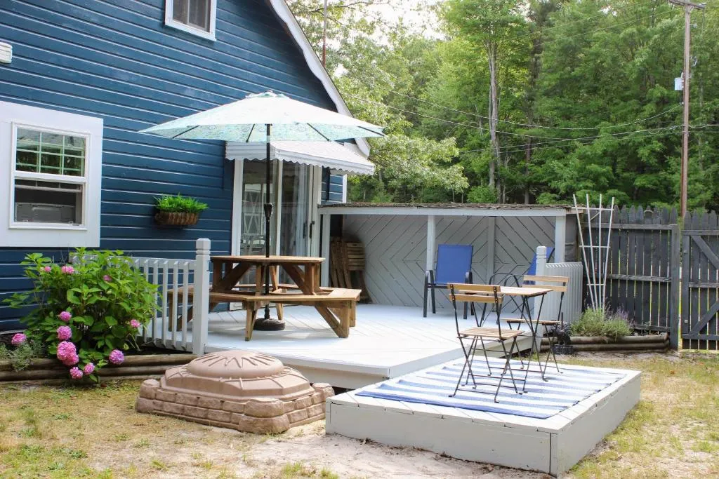 Cozy cottage just minutes from Lake Michigan! – Photo 5