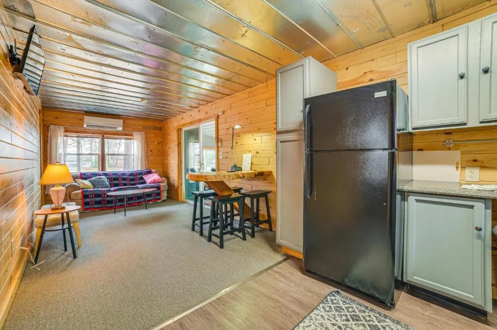 Oscoda Cabin w/ Charcoal Grill: Walk to Lake Huron – Photo 4