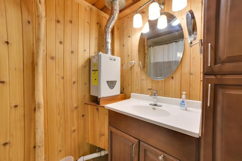 Pet Friendly Mullett Lake Cabin w/ Dock! – Photo 3