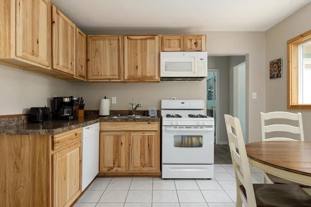 Rennie Lake Hideaway Cottage – Photo 4