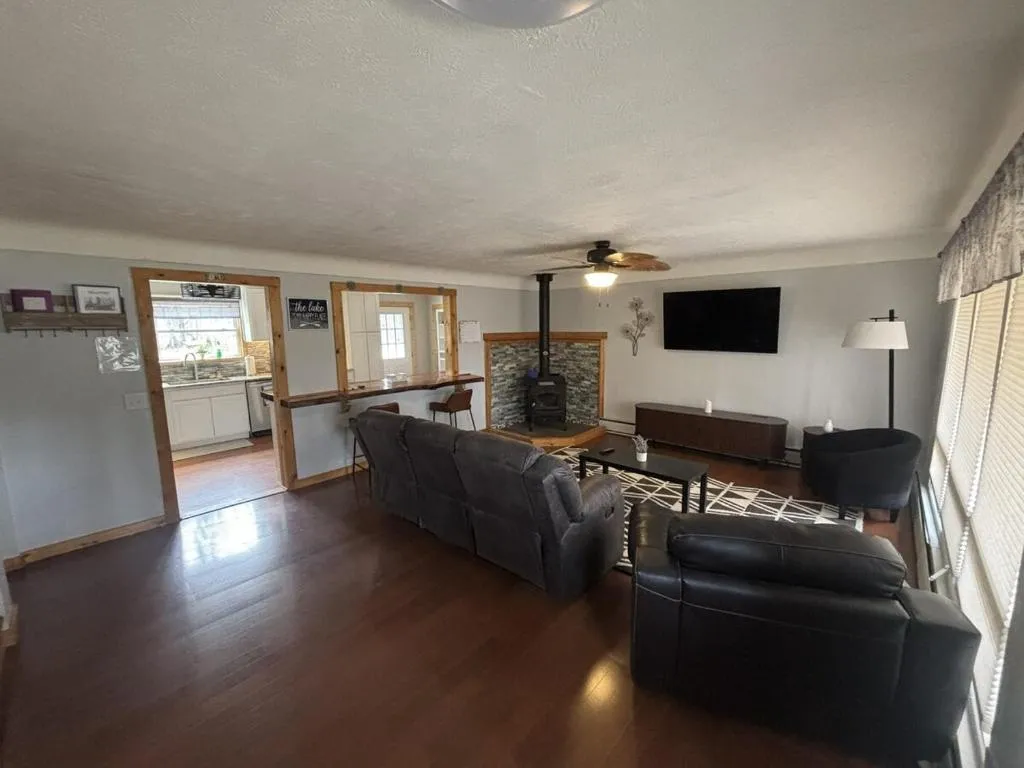 Trailside Lake Retreat – Photo 4