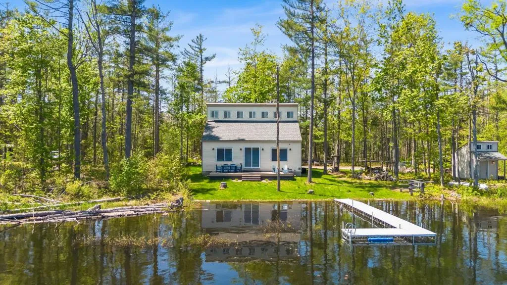 All-Sports Lake Cabin w Private Dock Fire Pit