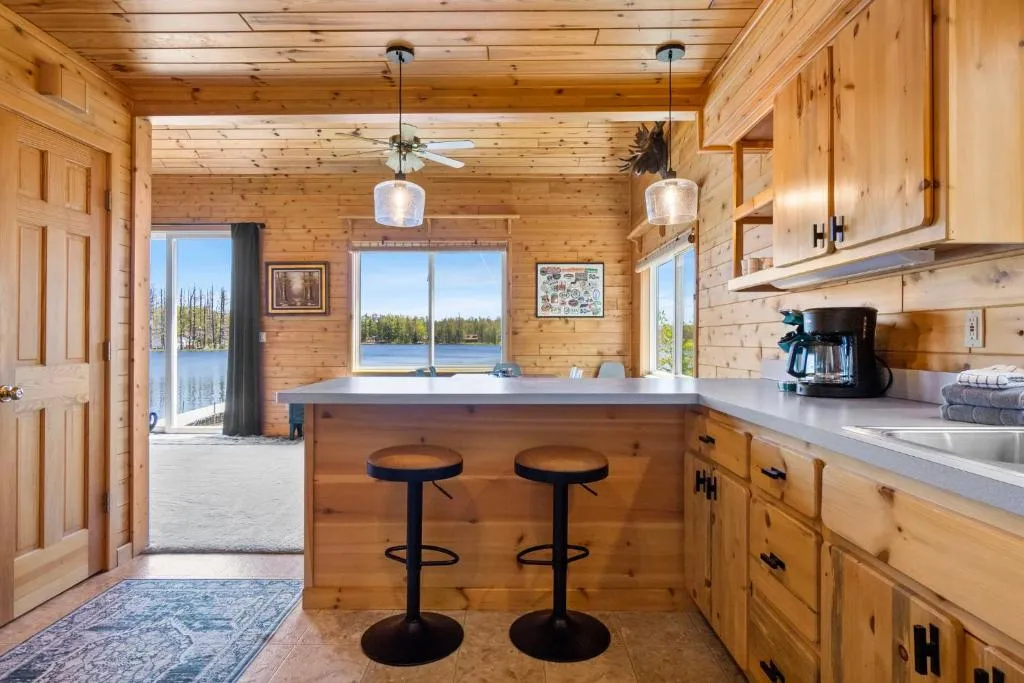 All-Sports Lake Cabin w Private Dock Fire Pit – Photo 4