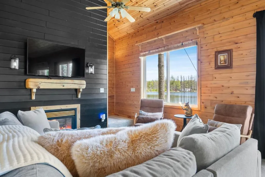 All-Sports Lake Cabin w Private Dock Fire Pit – Photo 5