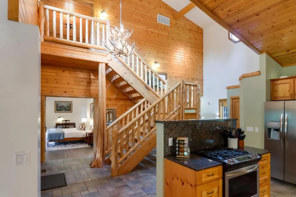 Monarch Lodge, Giant Riverview, Hot Tub, Fireplace – Photo 3