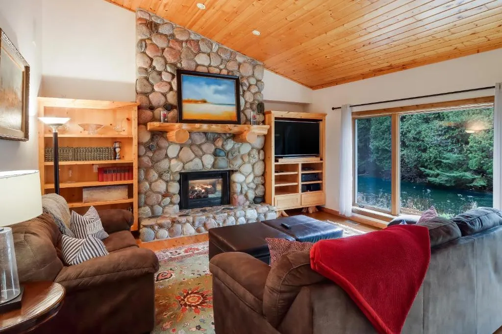 Monarch Lodge, Giant Riverview, Hot Tub, Fireplace – Photo 4
