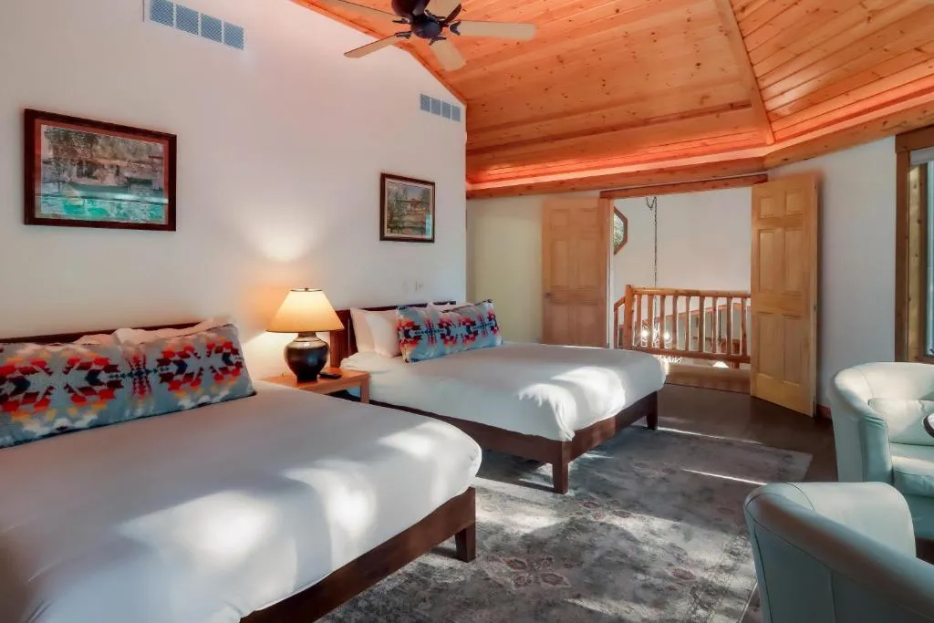 Monarch Lodge, Giant Riverview, Hot Tub, Fireplace – Photo 5
