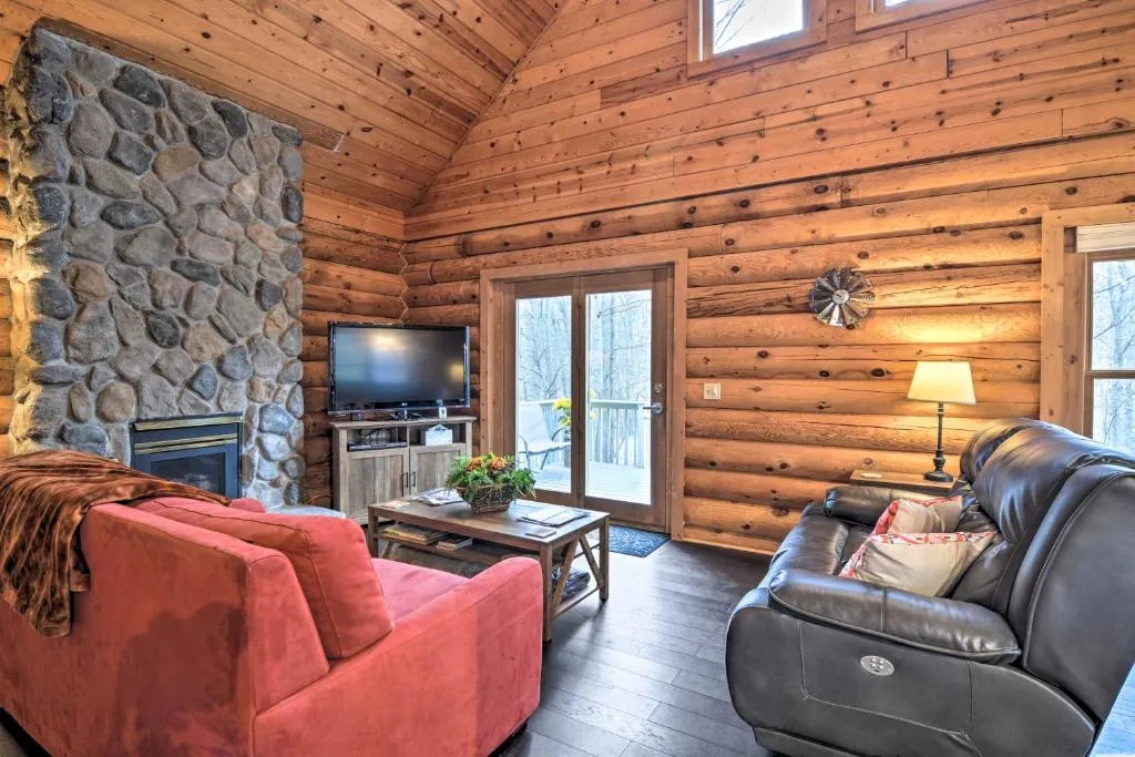 Secluded Gaylord Cabin w/ Deck, Fire Pit & Grill! – Photo 3