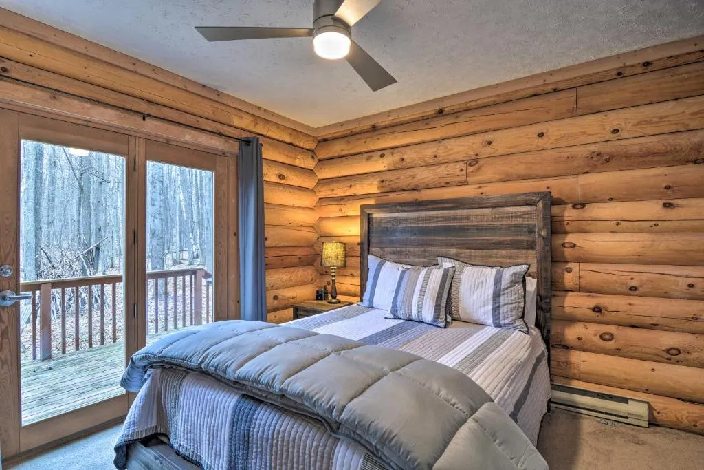 Secluded Gaylord Cabin w/ Deck, Fire Pit & Grill! – Photo 4