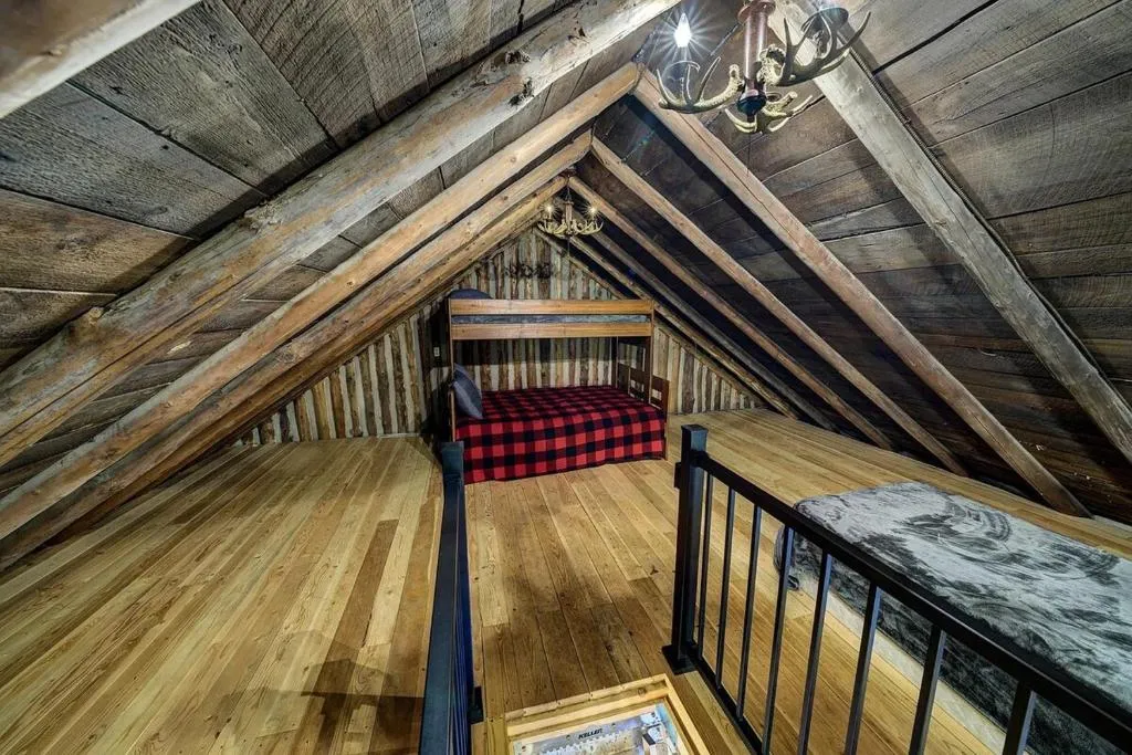 Secluded 10-Acre Riverfront Lodge
